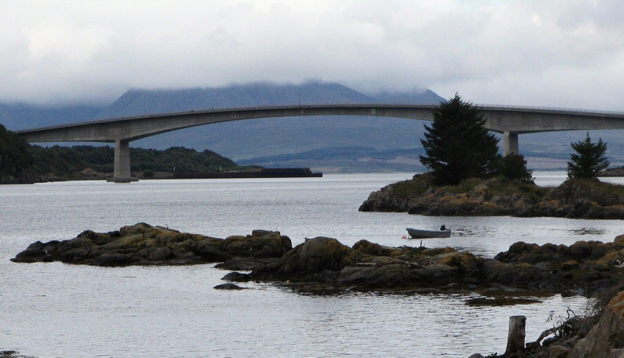 puente de acceso a la isla Skye
