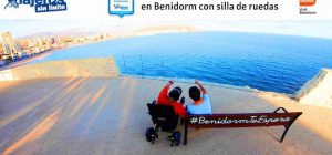 Miguel y Eva disfrutando de las vistas de Benidorm
