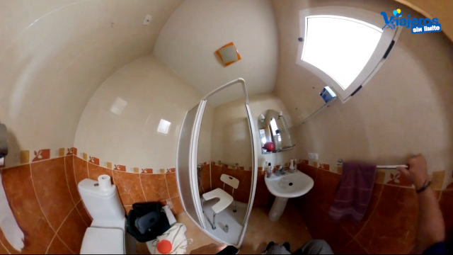 baño accesible mal diseñado hotel