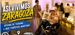 Miguel Nonay en la Oficina de Turismo de Zaragoza mostrando los recursos de accesibilidad para planificar una visita a la ciudad.