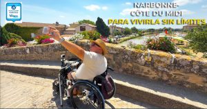 Miguel Nonay recorriendo Narbonne-Côte du Midi en silla de ruedas junto al canal